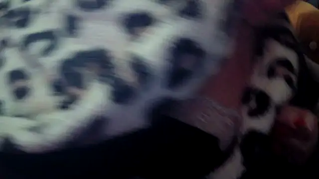 Playful MILF Demi online show from 12.19.25