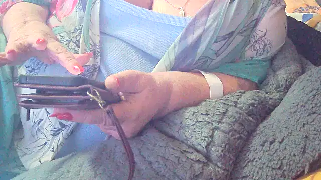 Snapshot of Playful_MILF_Demi chatting on 02.06.26 Playful MILF Demi online show from 02.06.26