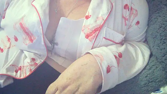 Snapshot of Playful_MILF_Demi chatting on 02.08.26 Playful MILF Demi online show from 02.08.26