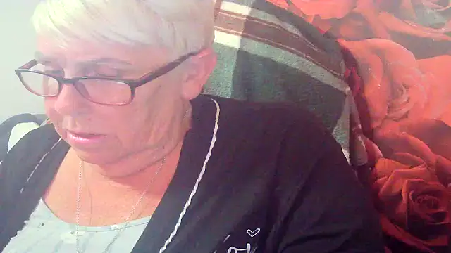 Playful MILF Demi online show from 05.23.26
