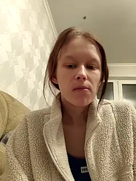 Snapshot of AlettaPaltrova chatting on 10.04.25 AlettaPaltrova online show from 10.04.25