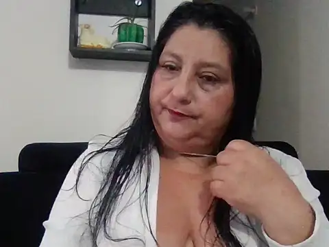 Snapshot of Karina_Betherlsen chatting on 10.25.25 Karina Betherlsen online show from 10.25.25