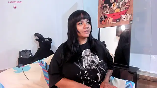 Snapshot of Louiemanson_ chatting on 10.25.25 Louiemanson  online show from 10.25.25