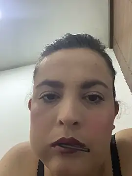 Snapshot of Anyhot_latina chatting on 10.24.25 Anyhot latina online show from 10.24.25
