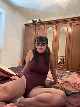 justhoney1998 online show from 10.11.25