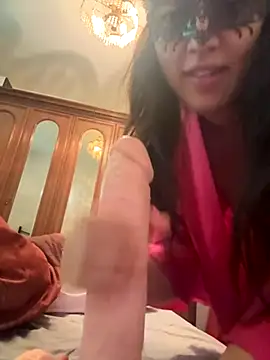 justhoney1998 online show from 10.14.25