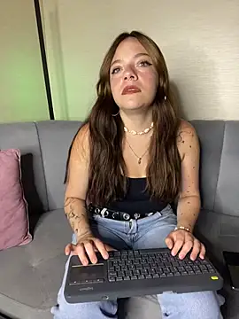 Emmily pink online show from 10.08.25