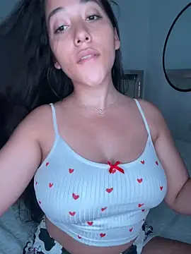 Snapshot of Nhefertary chatting on 10.04.25 Nhefertary online show from 10.04.25