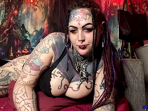 Snapshot of nyxvelon chatting on 11.06.25 nyxvelon online show from 11.06.25