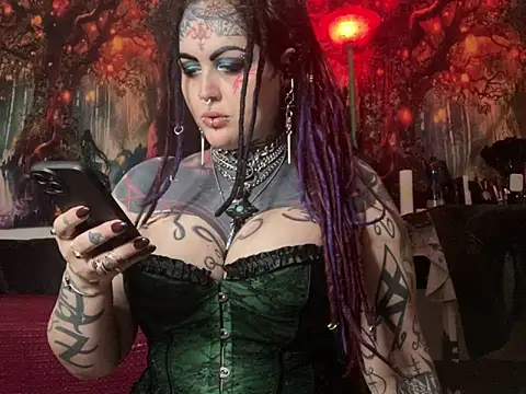 Snapshot of nyxvelon chatting on 02.04.26 nyxvelon online show from 02.04.26