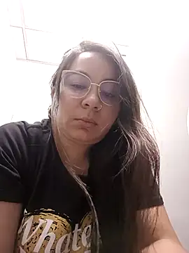 Snapshot of Hatria_Nuu chatting on 10.09.25 Hatria Nuu online show from 10.09.25