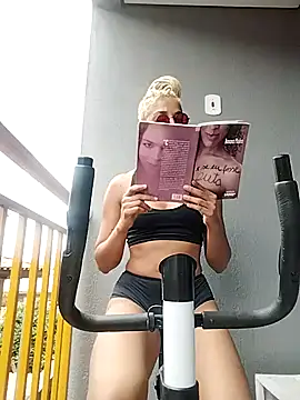 Snapshot of Helenoir chatting on 02.12.26 Helenoir online show from 02.12.26