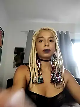 Snapshot of Helenoir chatting on 02.14.26 Helenoir online show from 02.14.26