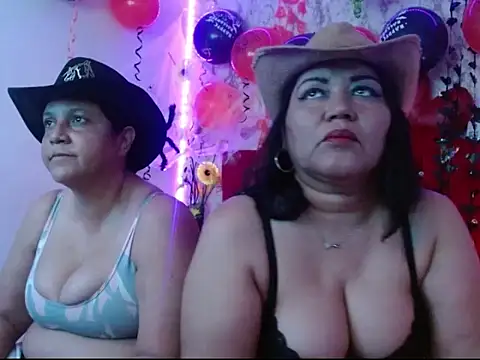 Snapshot of DannaLanegra2 chatting on 10.12.25 DannaLanegra2 online show from 10.12.25