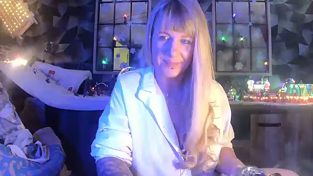 Snapshot of Delichieuse5 chatting on 12.20.24 Delichieuse5 online show from 12.20.24