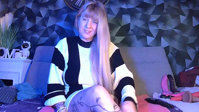 Snapshot of Delichieuse5 chatting on 02.06.25 Delichieuse5 online show from 02.06.25