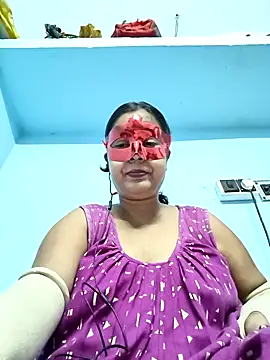 Snapshot of misti02 chatting on 10.12.25 misti02 online show from 10.12.25