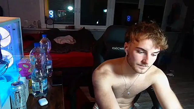 Snapshot of WolkenJunge2006 chatting on 10.08.25 WolkenJunge2006 online show from 10.08.25