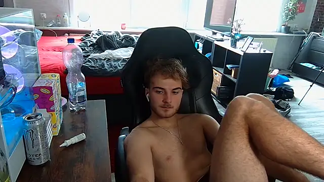 Snapshot of WolkenJunge2006 chatting on 10.09.25 WolkenJunge2006 online show from 10.09.25