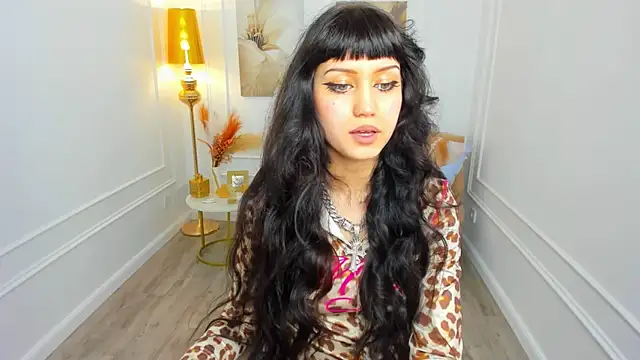 TiffanyYounge online show from 04.03.26