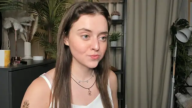 ThelmaJusto online show from 11.06.25