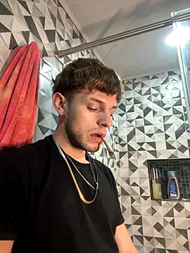 noah red online show from 10.12.25