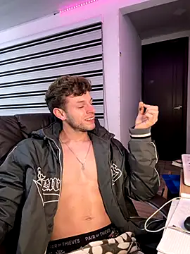 noah red online show from 10.13.25