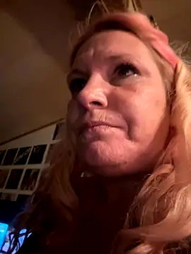 Snapshot of Ladydazy chatting on 10.17.25 Ladydazy online show from 10.17.25