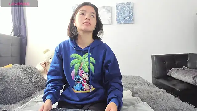 Snapshot of SorayaLane chatting on 10.12.25 SorayaLane online show from 10.12.25