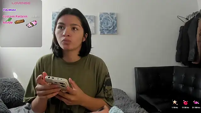 Snapshot of SorayaLane chatting on 10.24.25 SorayaLane online show from 10.24.25