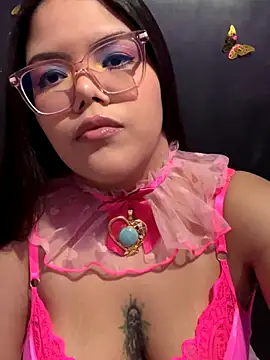 Snapshot of GabrielleMarsh1 chatting on 10.10.25 GabrielleMarsh1 online show from 10.10.25