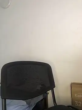 Snapshot of santyrestrepo chatting on 10.12.25 santyrestrepo online show from 10.12.25