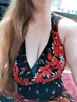 Snapshot of AugustRayn chatting on 10.28.25 AugustRayn online show from 10.28.25