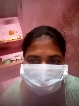 Snapshot of Eswar77 chatting on 10.18.25 Eswar77 online show from 10.18.25