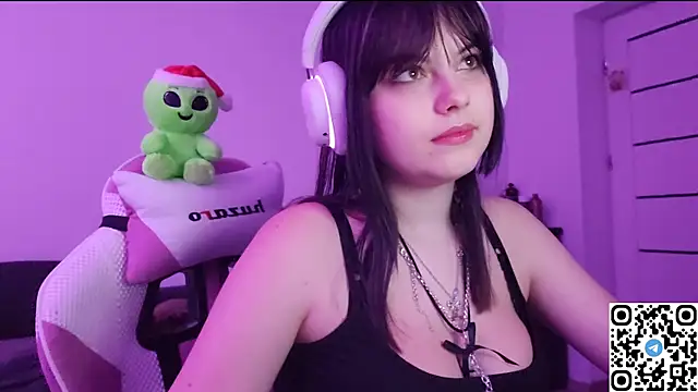 KristiBloom online show from 11.17.25