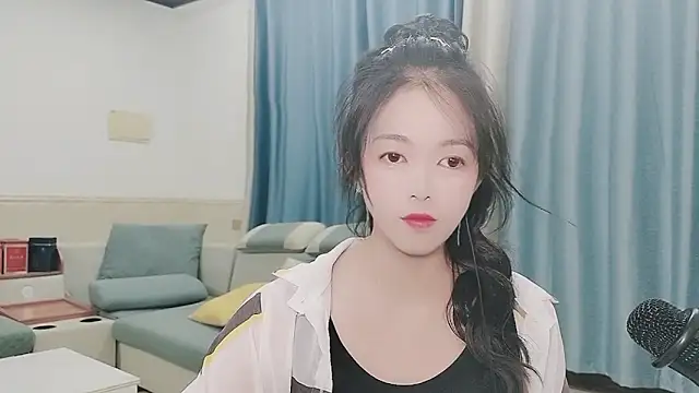 Q Yumi online show from 10.18.25