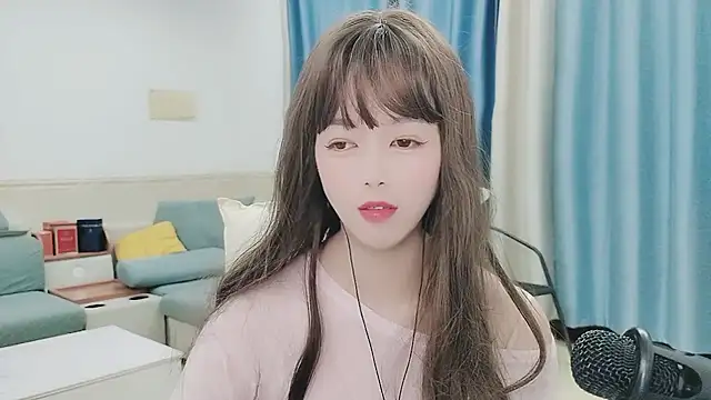 Q Yumi online show from 10.23.25