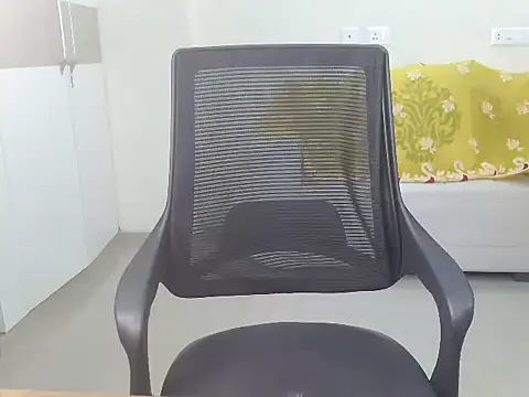 Snapshot of Meadow_rain1 chatting on 10.08.25 Meadow rain1 online show from 10.08.25