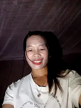 Snapshot of chieu_xinh chatting on 10.05.25 chieu xinh online show from 10.05.25