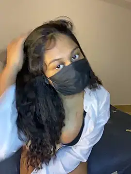 Monica  Bellucci   online show from 12.21.25