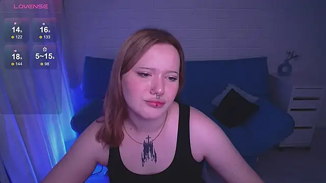 Snapshot of AuroraMour chatting on 10.18.25 AuroraMour online show from 10.18.25