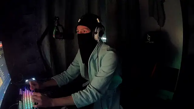 Snapshot of suicdemask chatting on 02.19.26 suicdemask online show from 02.19.26