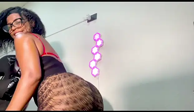 natybratz01 online show from 11.11.25