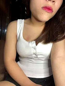 Snapshot of Lyly69699 chatting on 10.23.25 Lyly69699 online show from 10.23.25