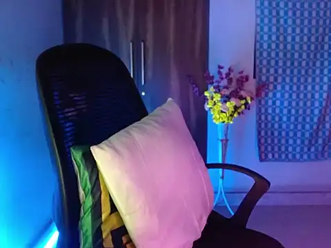 Snapshot of Roiseeee chatting on 03.27.26 Roiseeee online show from 03.27.26