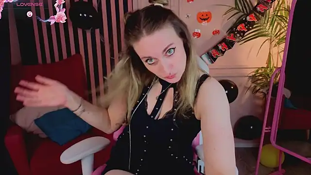 Snapshot of ocean_pleasure chatting on 10.22.25 ocean pleasure online show from 10.22.25