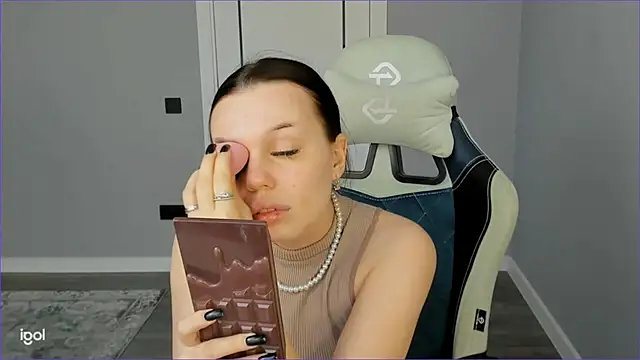 Snapshot of Marry_Jein13 chatting on 10.17.25 Marry Jein13 online show from 10.17.25