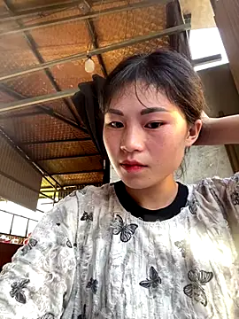 Mylinh- online show from 10.18.25