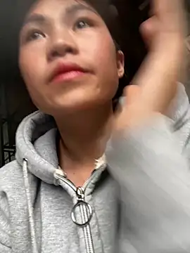 Mylinh- online show from 10.19.25