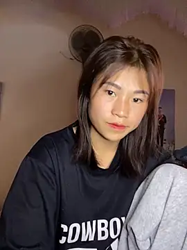 Mylinh- online show from 10.31.25